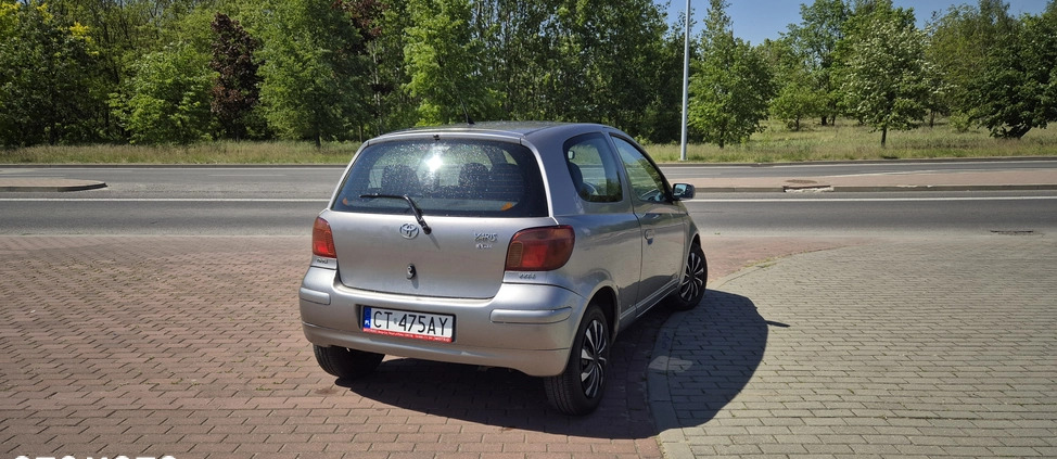 Toyota Yaris cena 7400 przebieg: 258800, rok produkcji 2004 z Toruń małe 137